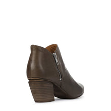 Load image into Gallery viewer, ATA - Urban Collective Footwear