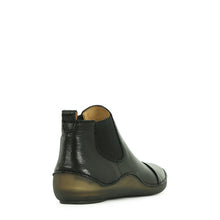 Load image into Gallery viewer, SAMSIA - Urban Collective Footwear
