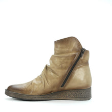Load image into Gallery viewer, ARA - Urban Collective Footwear
