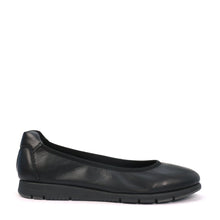 Load image into Gallery viewer, AERO - Urban Collective Footwear
