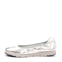 Load image into Gallery viewer, AERO - Urban Collective Footwear
