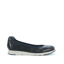 Load image into Gallery viewer, AERO - Urban Collective Footwear

