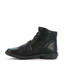 Load image into Gallery viewer, SUKAIL - Urban Collective Footwear
