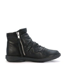 Load image into Gallery viewer, SUKAIL - Urban Collective Footwear
